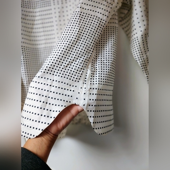 YVES SAINT LAURENT VINTAGE BLACK AND WHITE CUBES ASYMMETRICAL CUT SHIRT SIZE 12 - Picture 4 of 14